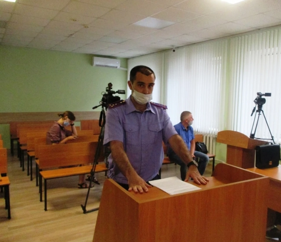 Суд отправил полицейского под стражу