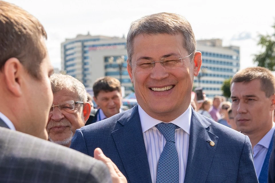 Глава подытожил, что власти работают над тем, чтобы на площади появились кафе и рестораны.