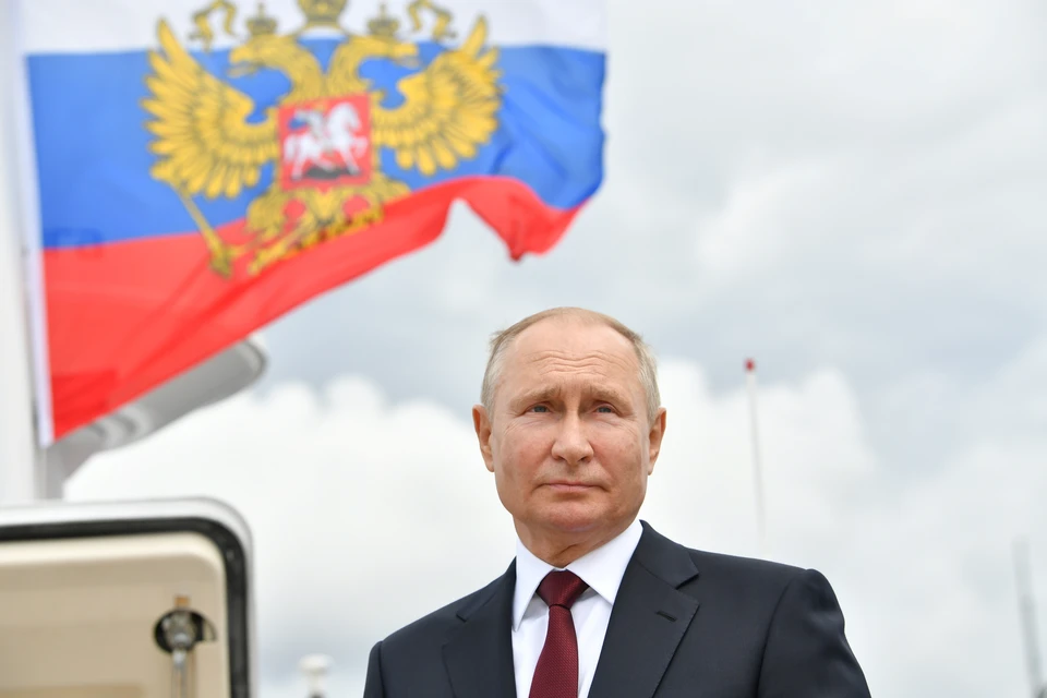 Владимир Путин принял участие в Главном военно-морском параде страны.