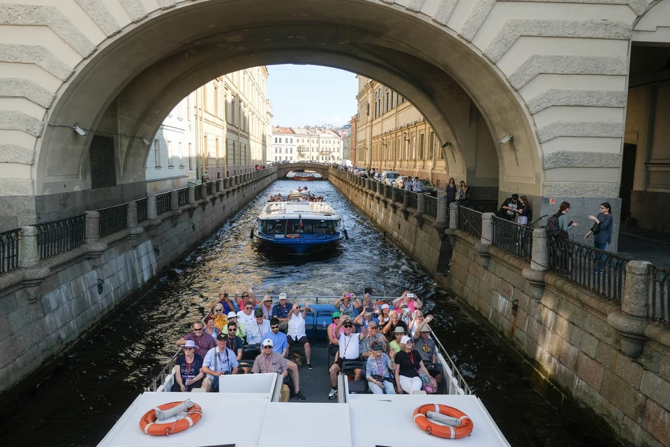 Петербург ждет восстановления туристического рынка.