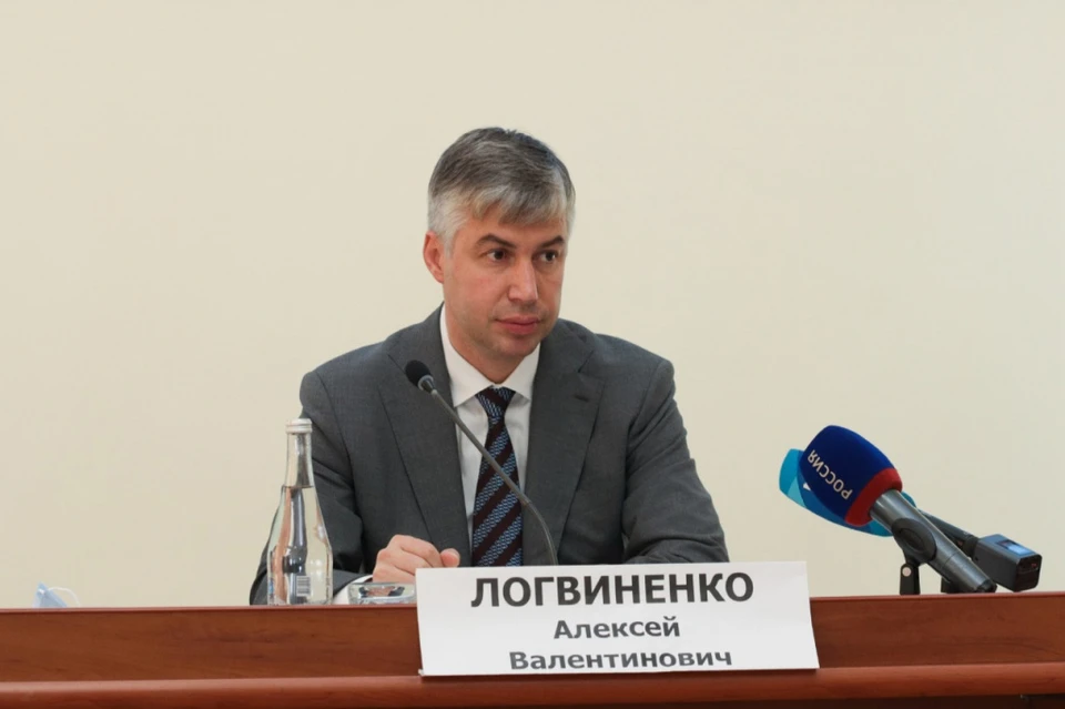 Глава администрации Ростова-на-Дону Алексей Логвиненко каждое утро на планерке с врачами обсуждает вопросы, связанные с коронавирусом. Фото: пресс-служба городской администрации