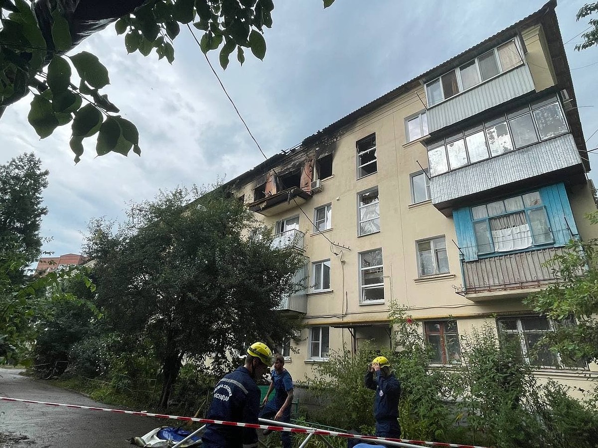 Газовщики проверяли наш дом в конце июля!»: Откровения жильцов дома, где  хлопок газа разрушил квартиру - KP.RU