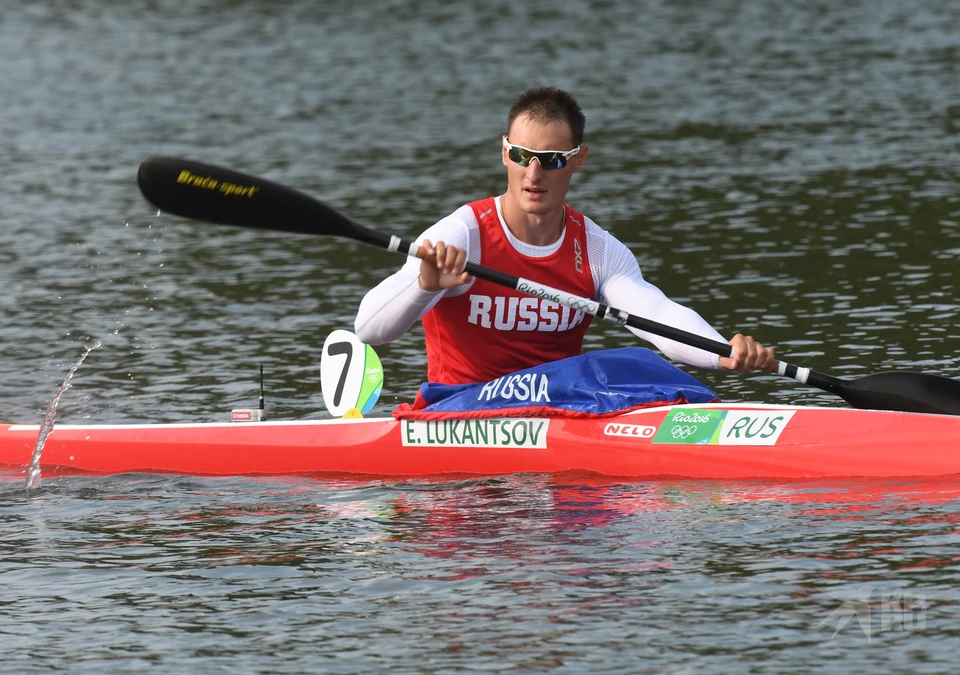 Евгений Луканцев во время соревнований по гребле на байдарках и каноэ на XXXI летних Олимпийских играхю