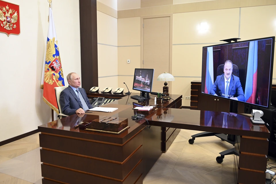 Владимир Путин встретился в режиме видеоконференции с временно исполняющим обязанности главы Дагестана Сергеем Меликовым. Фото: Алексей Никольский/пресс-служба президента РФ/ТАСС