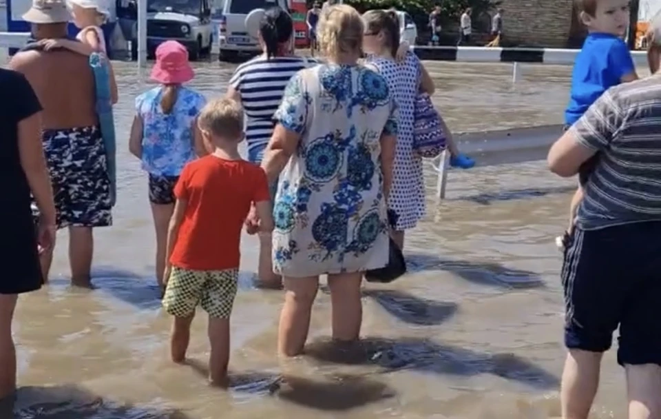 Дорога до центрального пляжа в п. Витязево теперь выглядит так