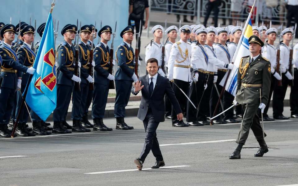 Зеленский поздравил Украину с 30-летием независимости