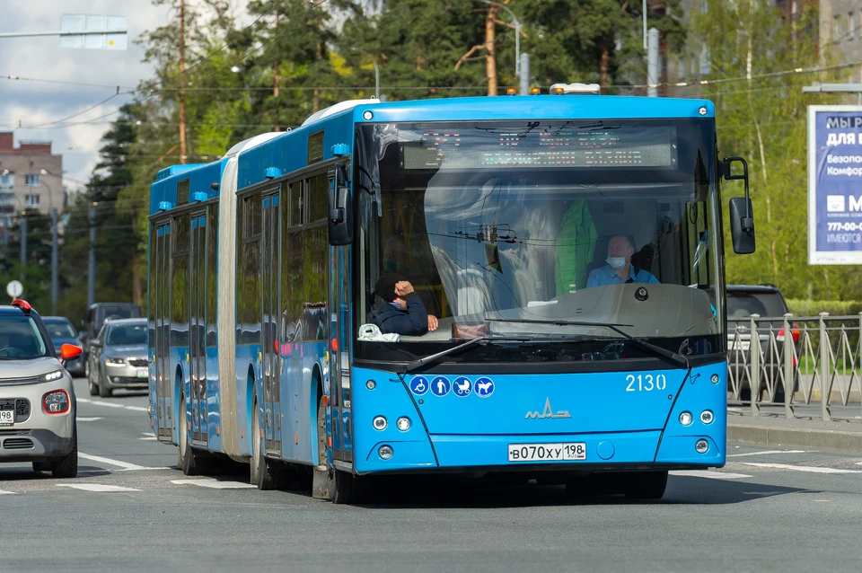 Смольный подвел итоги торгов по автобусным маршрутам для транспортной реформы.