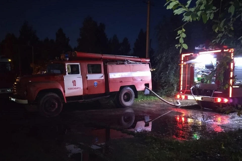 Деревянный дом загорелся в ночь на 31 августа.