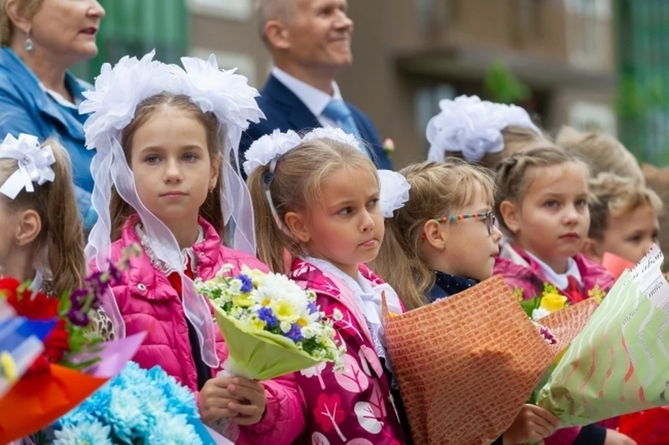 Школьники начнут учебный год в очном формате.