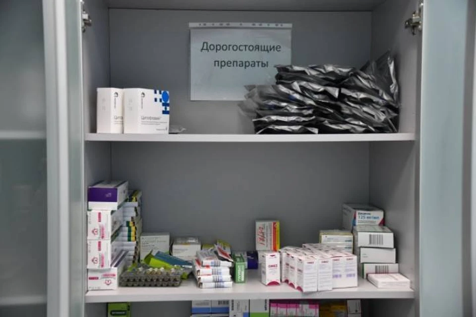 Родителям ребенка приходилось самим покупать дорогой препарат в аптеке