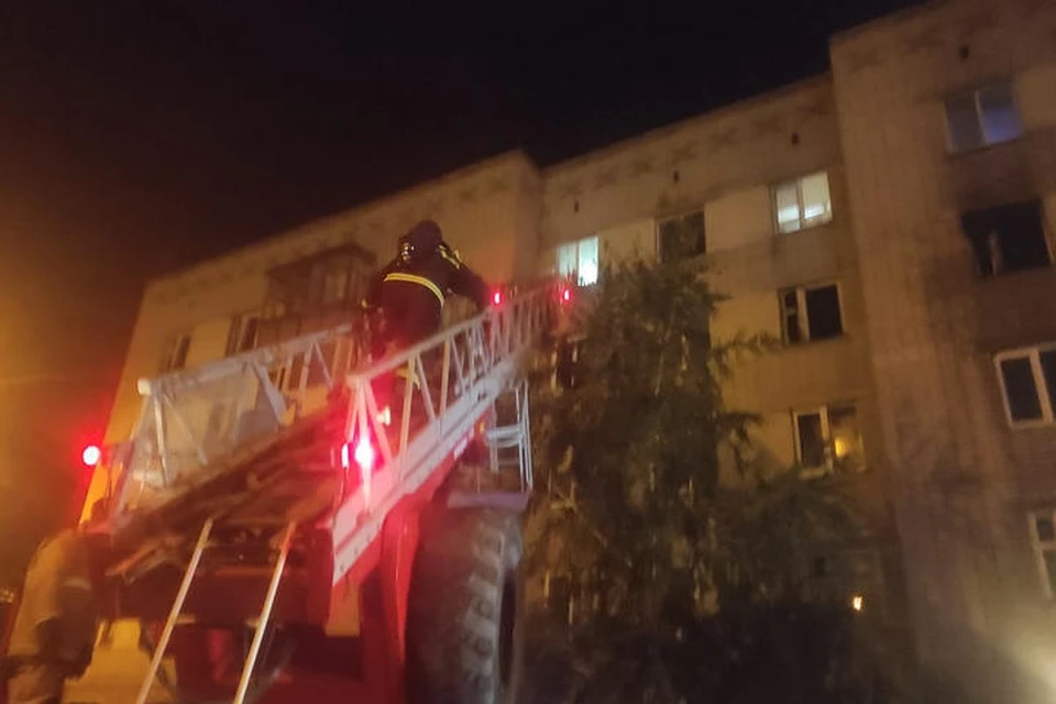В результате пожара пострадали три человека. К сожалению, маленькую девочку спасти не удалось. Фото: МЧС по Башкирии
