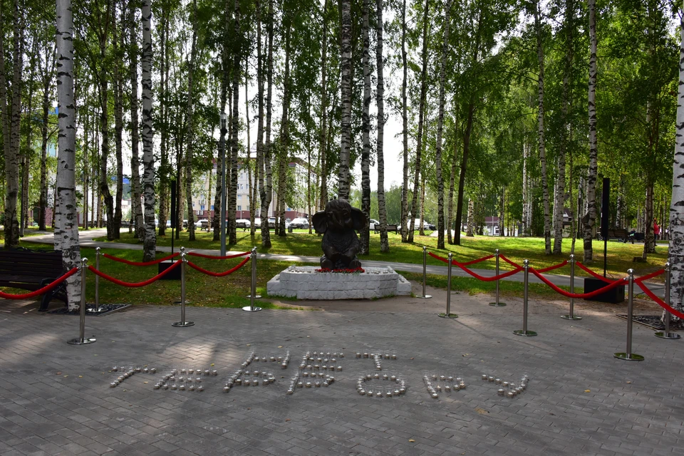 Сегодня в Ханты-Мансийске зажглись «Свечи памяти» Фото: Городской информационный центр