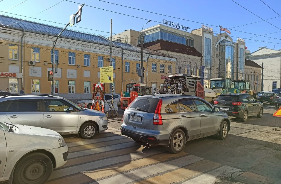 Ежедневный транспортный коллапс: две российские беды сошлись на улицах Тулы