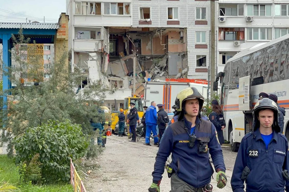 После взрыва в девятиэтажке на окраине подмосковного Ногинска, обрушившего квартиры на трех этажах, в местную районную больницу доставили семерых пострадавших.