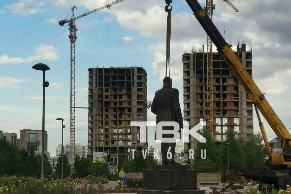 В Красноярске устанавливают памятник Павлу Федирко. Фото: Новости ТВК
