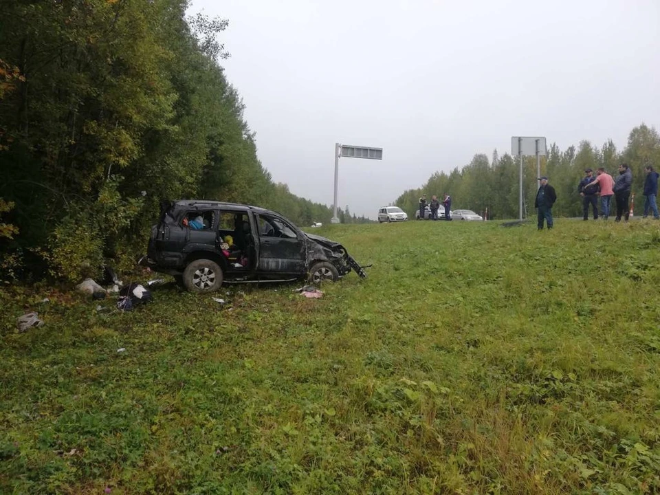 В серьезном ДТП на тюменской трассе погибли мать с сыном.