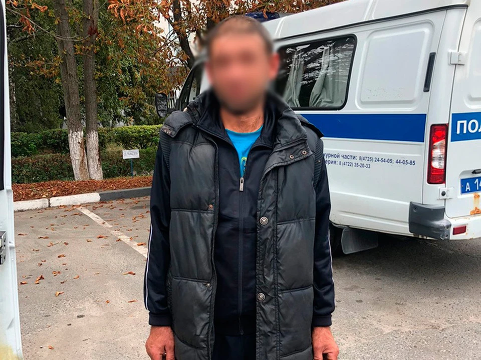 Старооскольца подозревают в ограблении пожилого мужчины, возвращавшегося домой после получения пенсии.