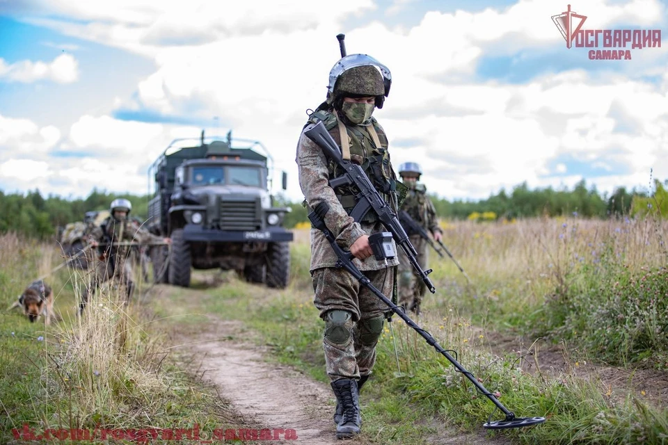 В Самарской области в поле обнаружили три снаряда миномёта. Фото: Росгвардия. Самарская область / vk.com/rosgvard_samara.