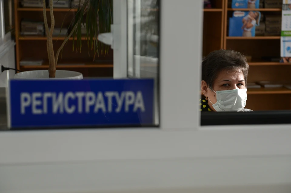После выстрелов, дед заперся в регистратуре