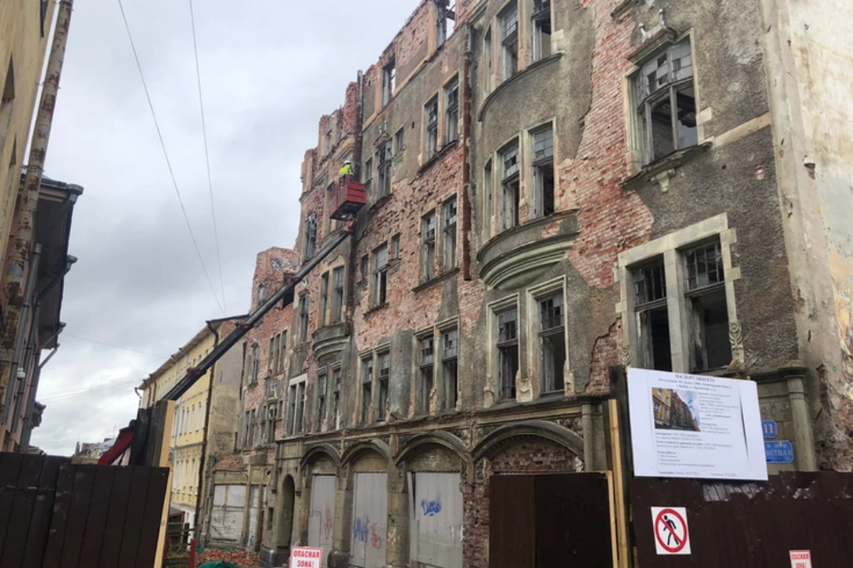 В Выборге консервируют многострадальный Дом Говинга. Фото: пресс-служба правительства Ленобласти.