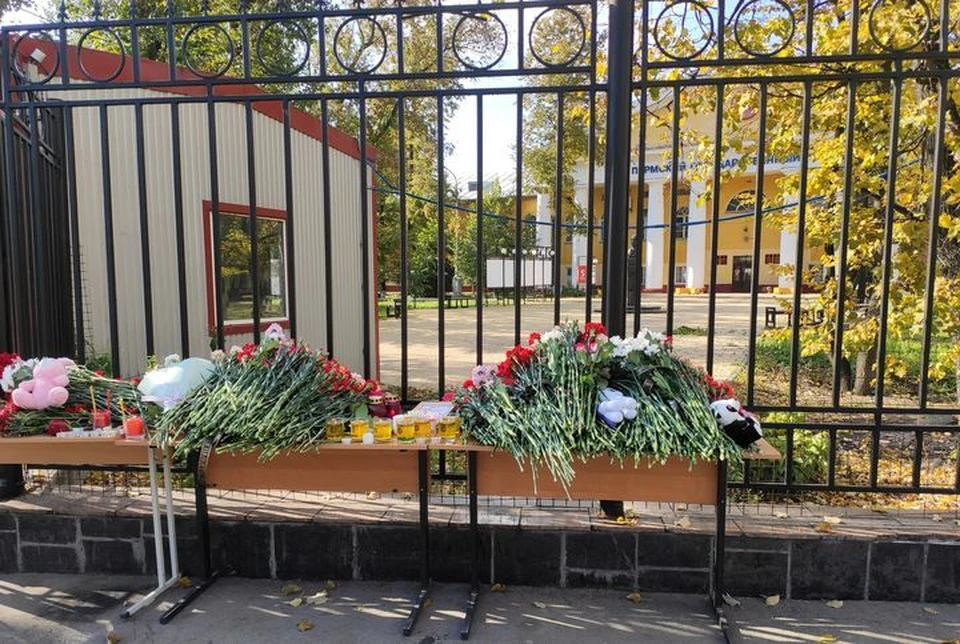 Мемориал у корпуса №5.