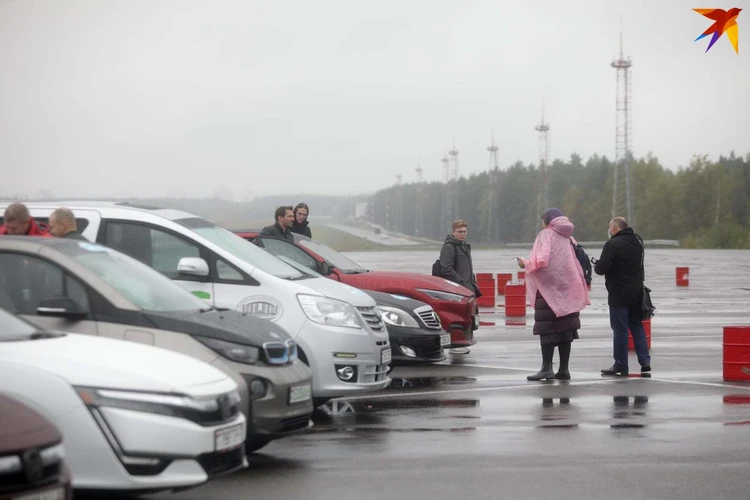 В Минске прошло «первое электроралли»: попасть туда было сложно, но у нас есть фоторепортаж!
