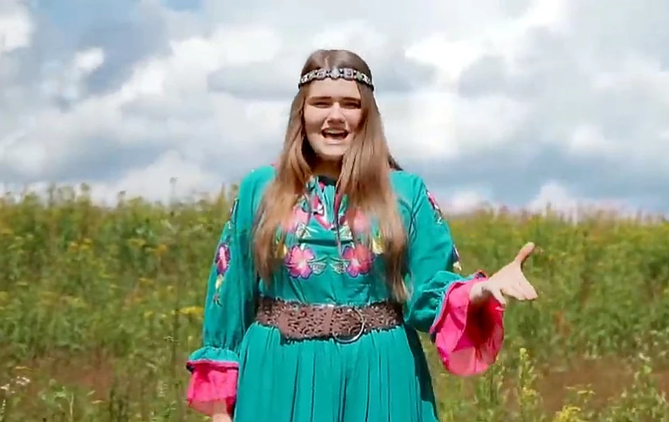 Лилия Петрова в образе - кадр из клипа. Фото: Youtube/SKEY FILM/Петрова Лилия. Сохрани/скриншот