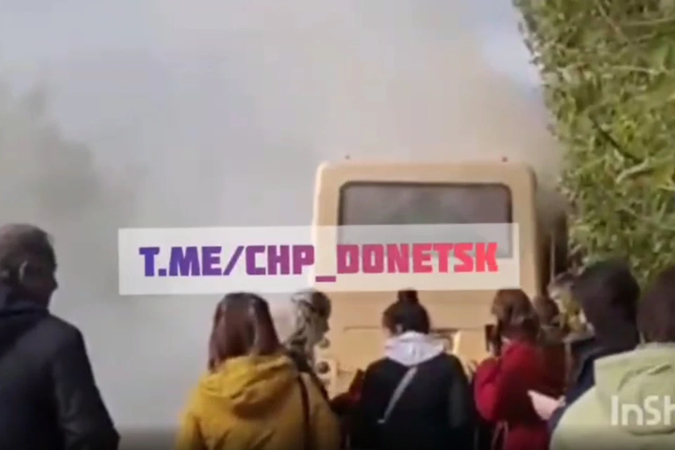 Пассажиры снимали на смартфоны событие, свидетелями которого стали поневоле. Фото: Скриншот видео ЧП Донецк