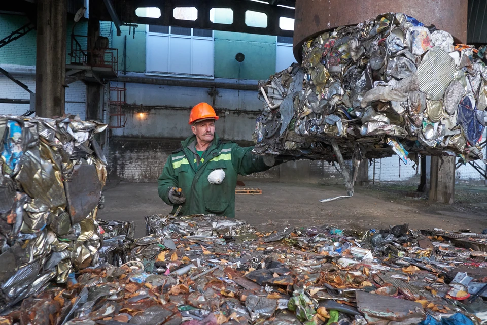 Петербург генерирует 2 миллиона тонн мусора в год, и сосед придумал, как с этим справляться.