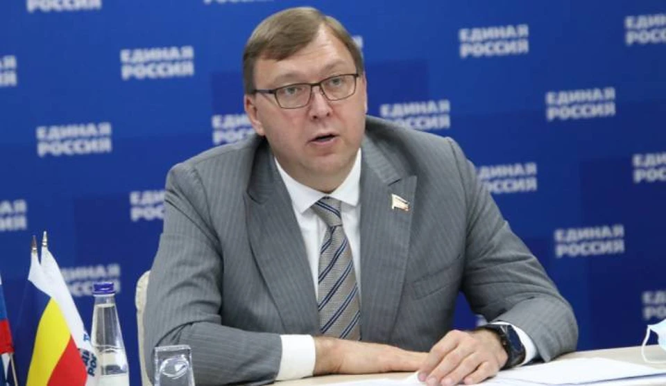 Председатель Законодательного Собрания Ростовской области, секретарь регионального отделения «Единой России» Александр Ищенко прокомментировал работу с наказами избирателей. Фото: пресс-служба регионального отделения "ЕР"