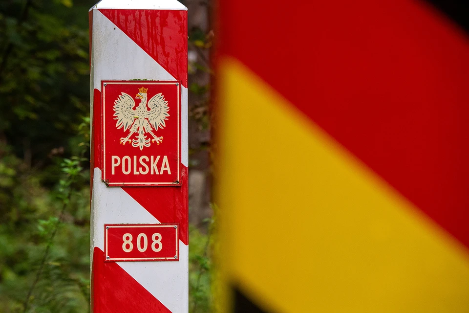 Польша на своей границе планирует возвести стену, чтобы обезопаситься от проникновения нелегальных мигрантов.