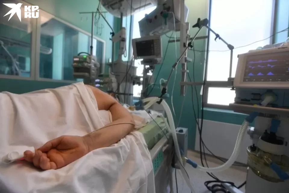 Под наблюдением врачей в данный момент находятся 9285 человек.