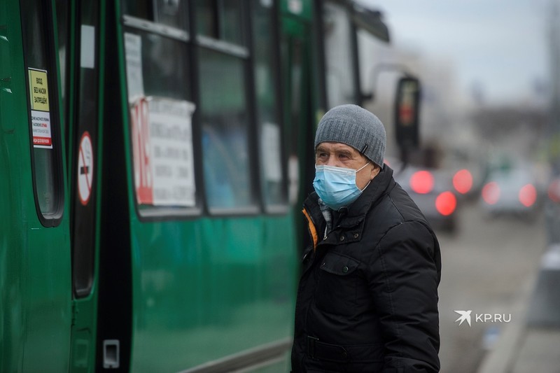 Пожилых уральцев отправляют на самоизоляцию