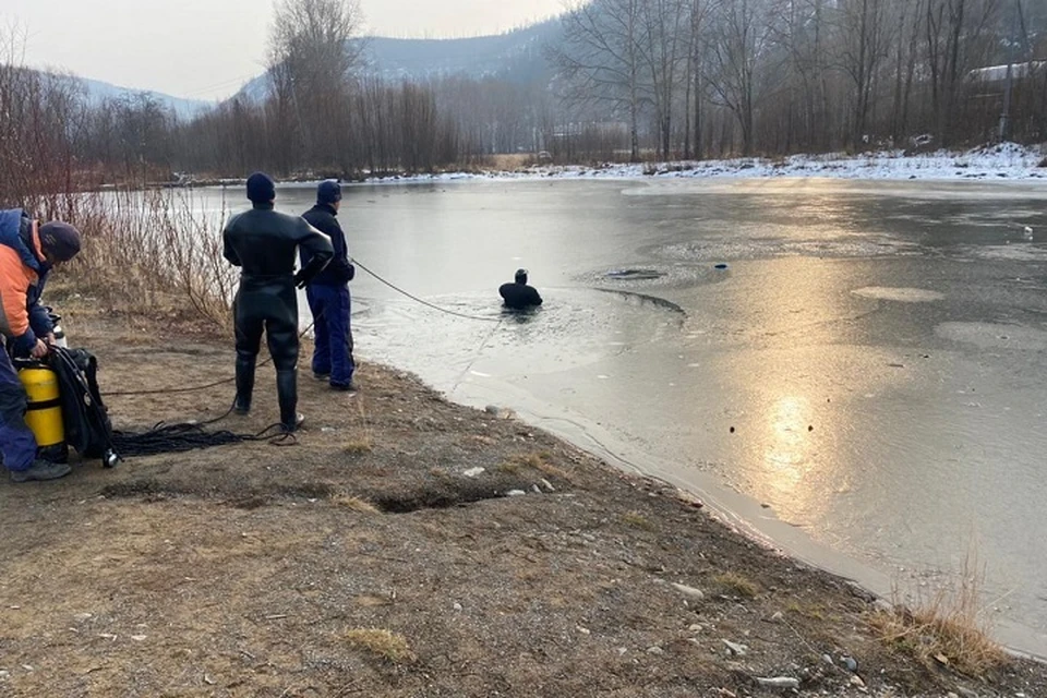 Тела провалившихся под лед детей в Хабаровском крае нашли водолазы