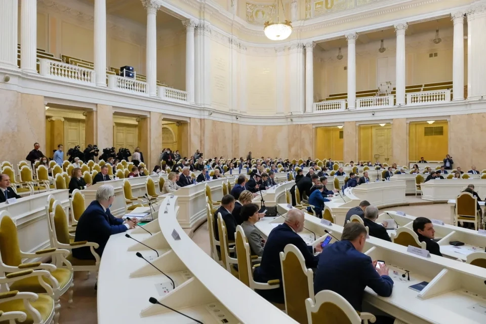 Петербургские депутаты создадут рабочую группу по обсуждению возможных изменений в законе об иноагентах.