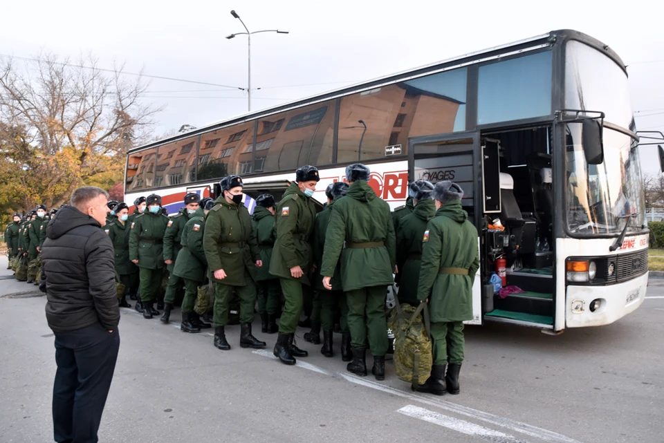Некоторых крымчан отправят служить в регионы Южного военного округа