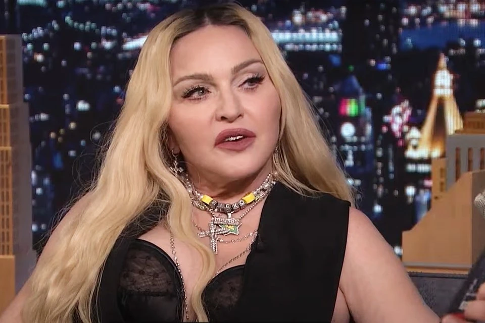 Мадонна не желает расставаться со статусом мирового секс-символа.