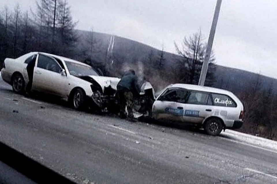 В ДТП на трассе «Колыма» погибли два человека и пострадали дети. Фото: стоп-кадр видео