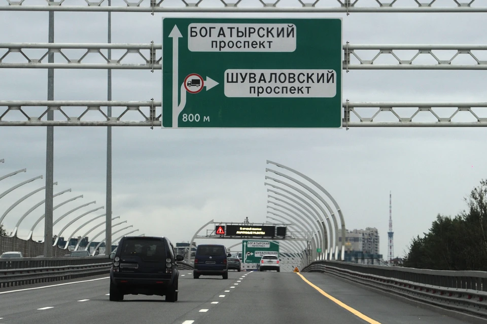 Смольный повышает тариф на проезд по несуществующим трассам.