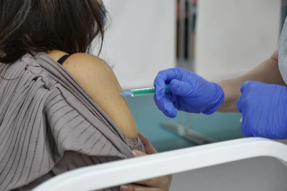 Ни один из скончавшихся за сутки в Коми не был вакцинирован