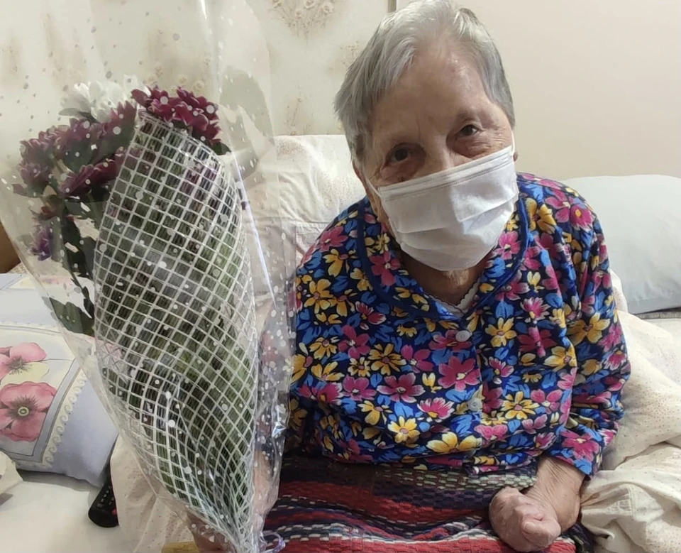Жительница Смоленска Пелагея Мячина отпраздновала 100-летний юбилей. Фото: пресс-служба администрации Смоленска.