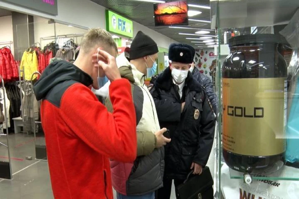Противникам масочного режима в общественных местах грозит штраф от 3 до 30 тысяч рублей. Фото: admkirov.ru