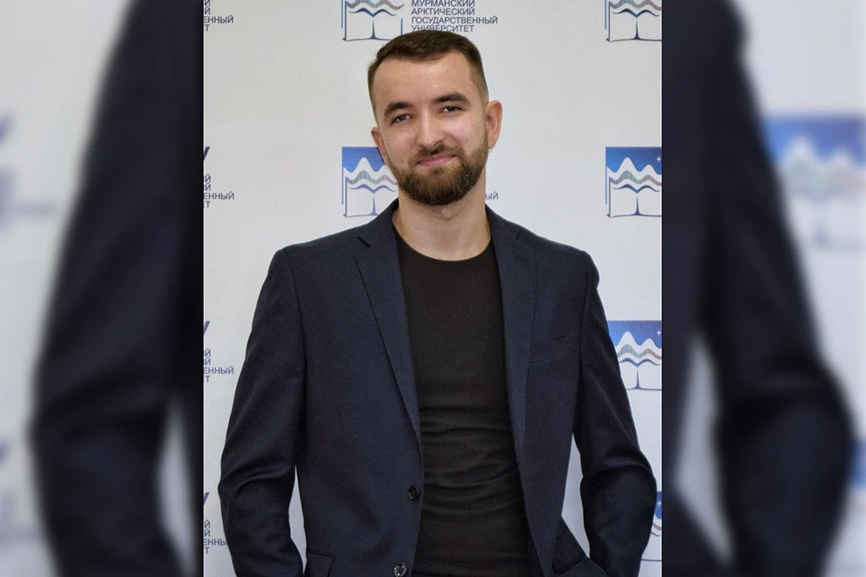Михаил — специалист отдела международного сотрудничества Мурманского арктического государственного университета - выступил перед участниками с видеопосланием. Фото: www.masu.edu.ru