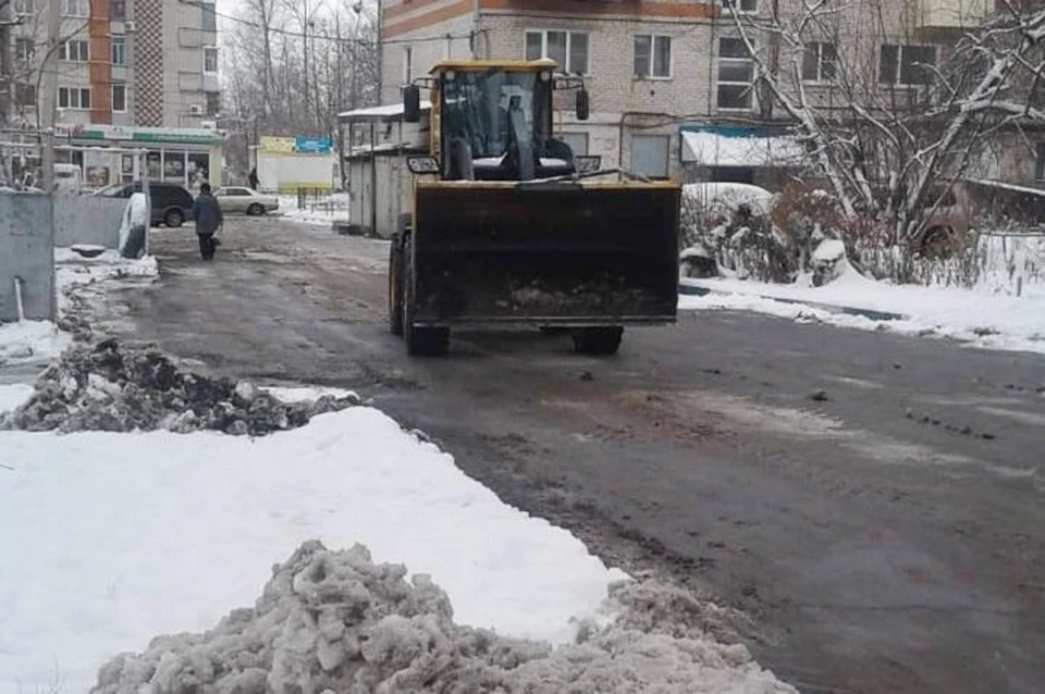 12 ноября в работе по уборке снега задействовано 55 единиц техники