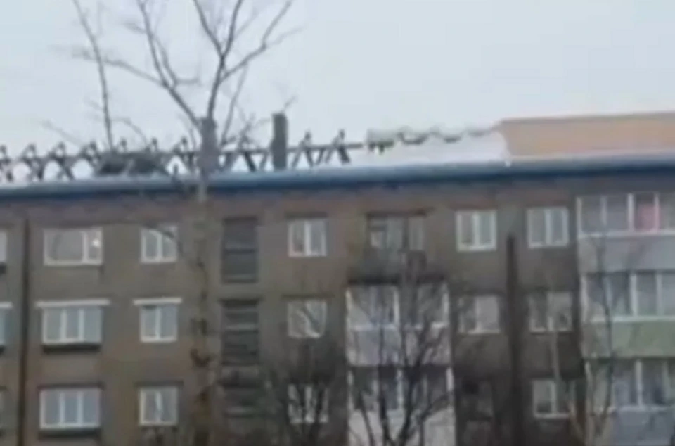 Пятиэтажка в Совгавани лишилась крыши