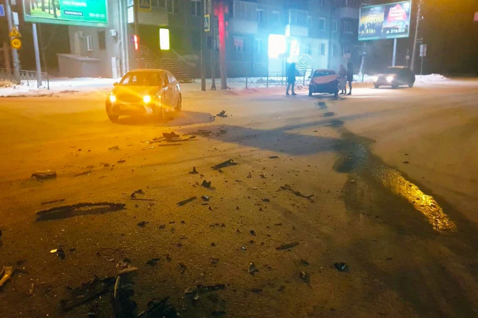 От удара иномарки забросило по разные стороны. Фото: "АСТ-54"