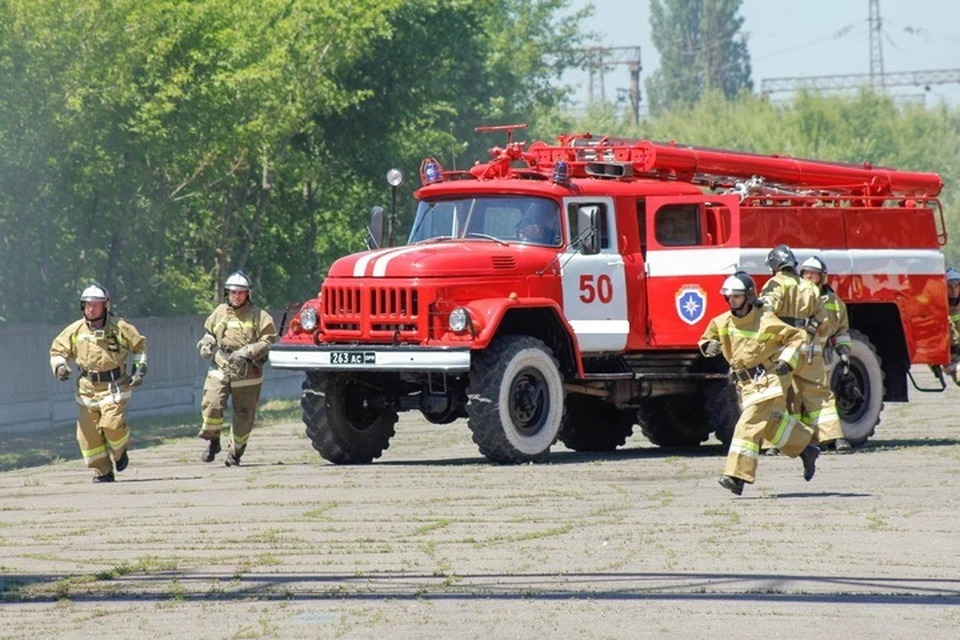 Пожарные ДНР не только тушат возгорания, но и ликвидируют другие происшествия, опасные для здоровья жителей