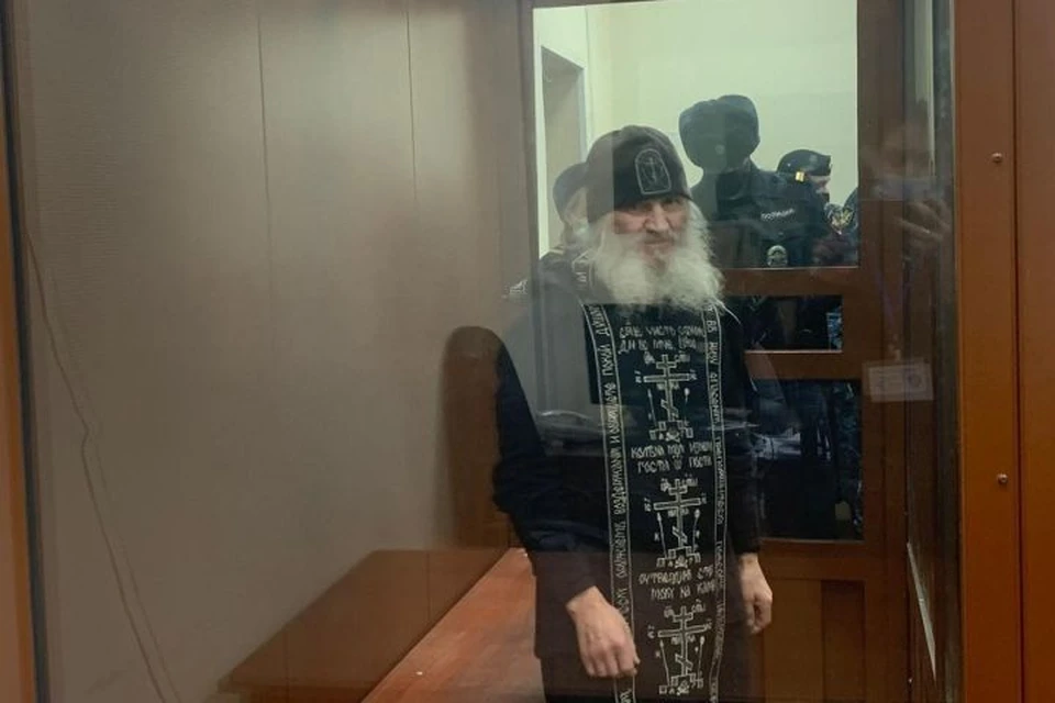 Отлученного от Церкви отца Сергия задержали в конце 2020 года. Фото: Басманный суд Москвы