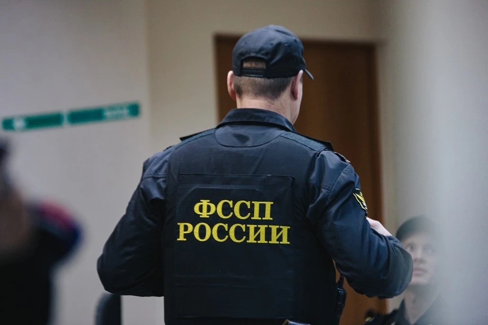 Судебные приставы арестовали машину жителя Ангарска за неуплату долга 194 тысячи рублей