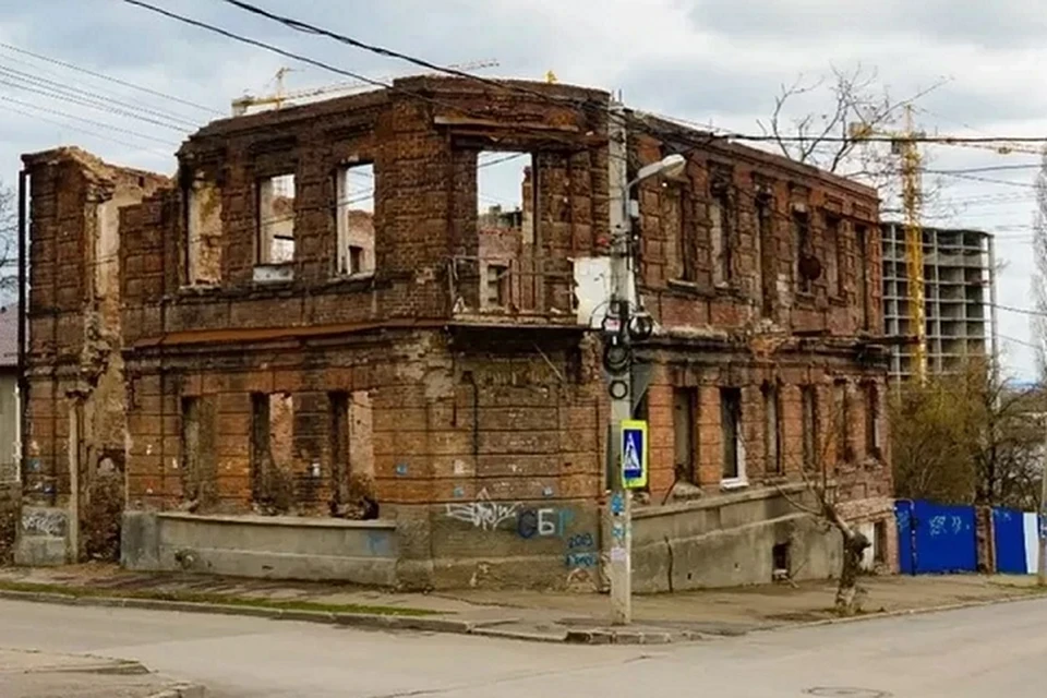 На Театральном спуске собираются сделать пешеходную зону без высоток. Фото: страница в Instagram Алексея Логвиненко